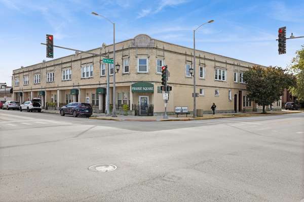 6750 16th ST #B, Berwyn, IL 60402