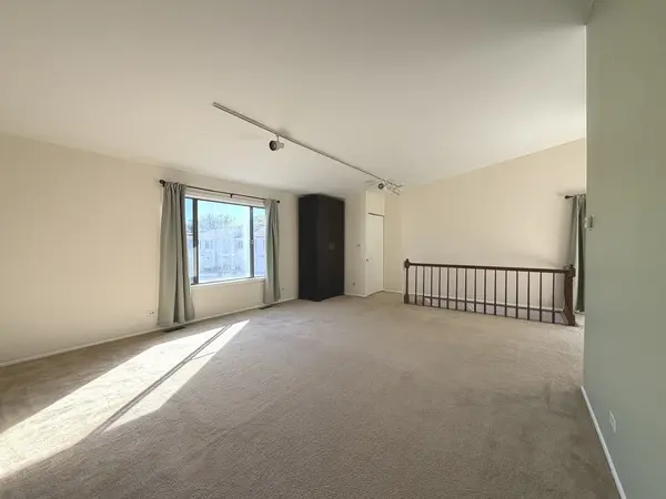 366 Washington CT #366, Vernon Hills, IL 60061