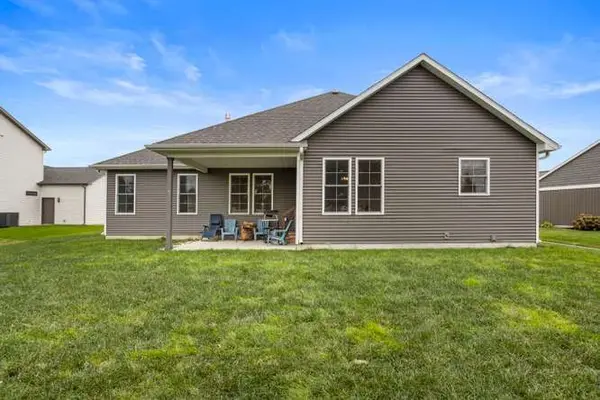 5008 Chestnut Grove DR, Champaign, IL 61822