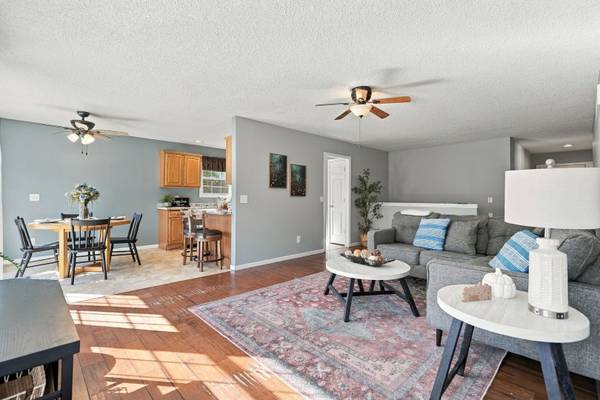 926 5th Avenue DR, Andalusia, IL 61232