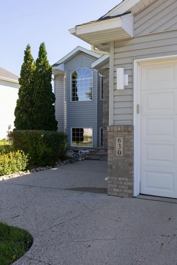 630 Wyndemere DR, West Fargo, ND 58078