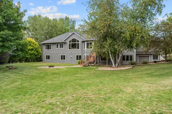 1006 105th ST W, Inver Grove Heights, MN 55077