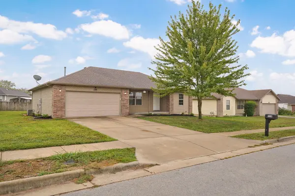 114 Spruce AVE, Clever, MO 65631