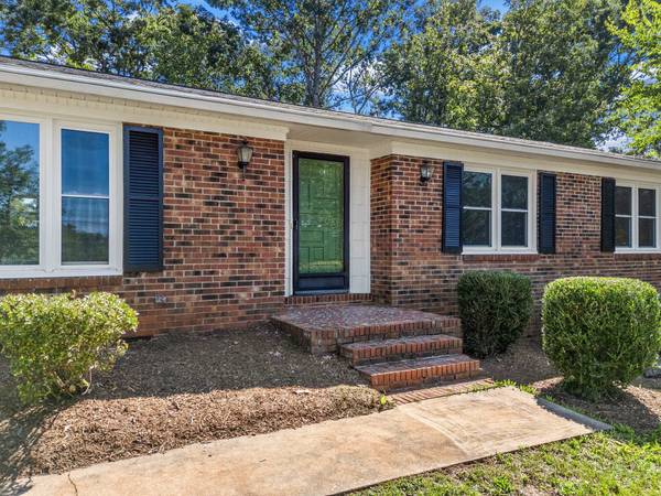 355 Ferndale DR, Boiling Springs, SC 29316