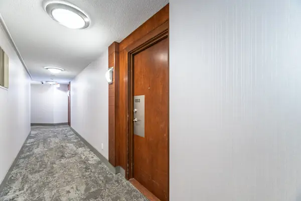 310 Burnhamthorpe RD W #1203, Mississauga, ON L5B 3Y5