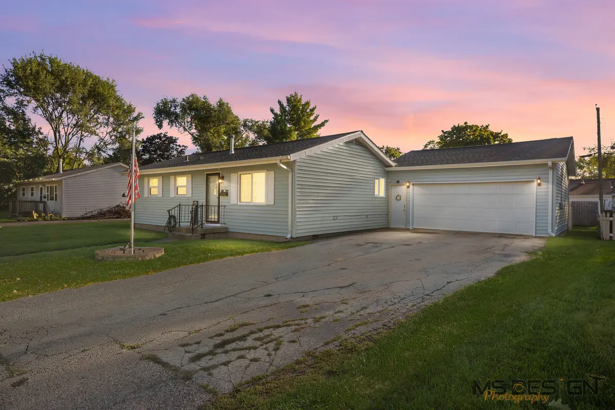 1323 Vienna BLVD, Dekalb, IL 60115