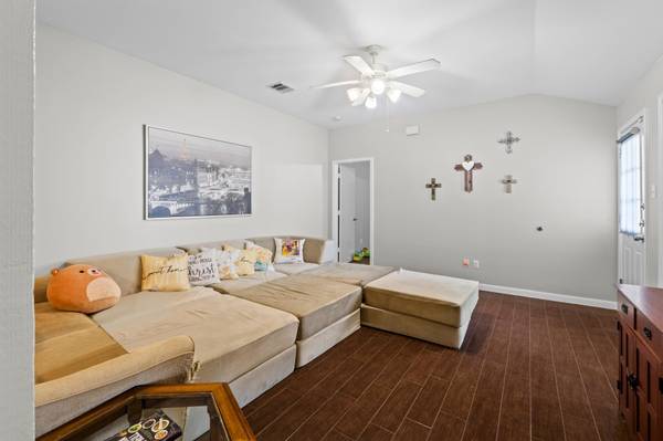 245 Marvin CV, Hutto, TX 78634