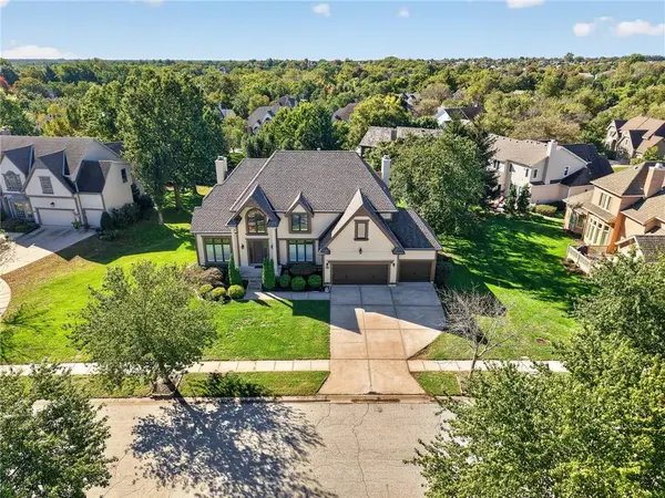 4549 W 141st TER, Leawood, KS 66224