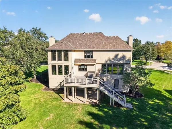 4549 W 141st TER, Leawood, KS 66224