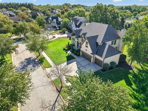 4549 W 141st TER, Leawood, KS 66224