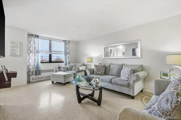920 Metcalf AVE #19A, Bronx, NY 10473