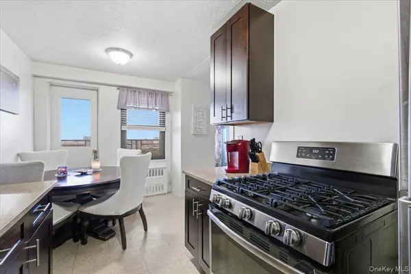 920 Metcalf AVE #19A, Bronx, NY 10473