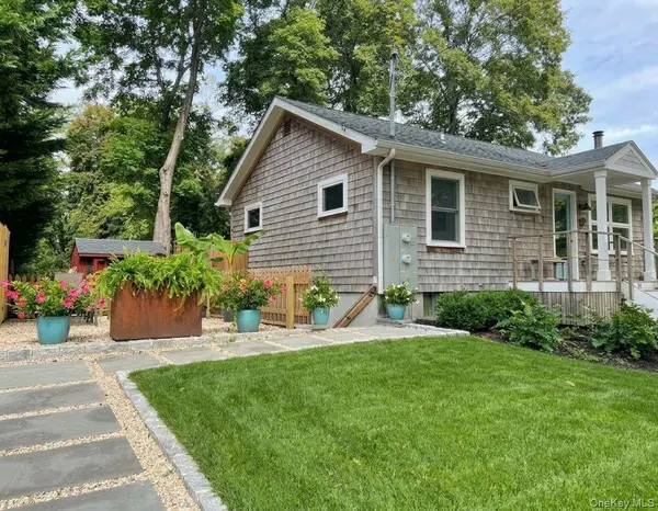 82 B Smith ST, Shelter Island, NY 11964