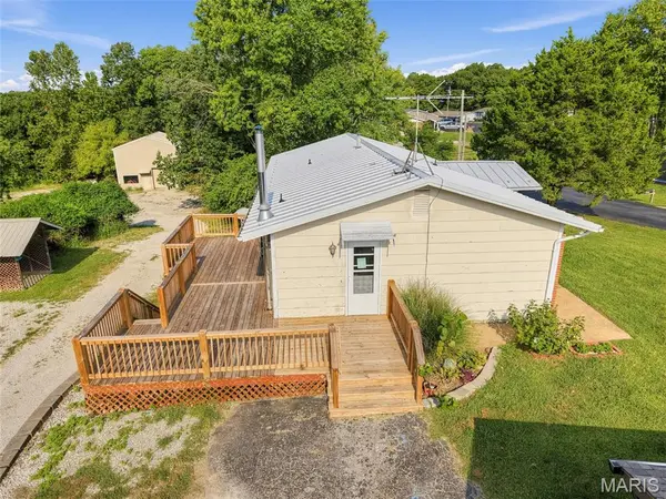 5904 Starlight DR, High Ridge, MO 63049