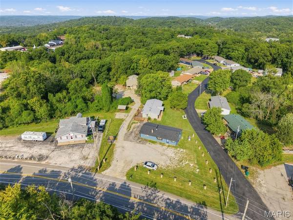 5904 Starlight DR, High Ridge, MO 63049