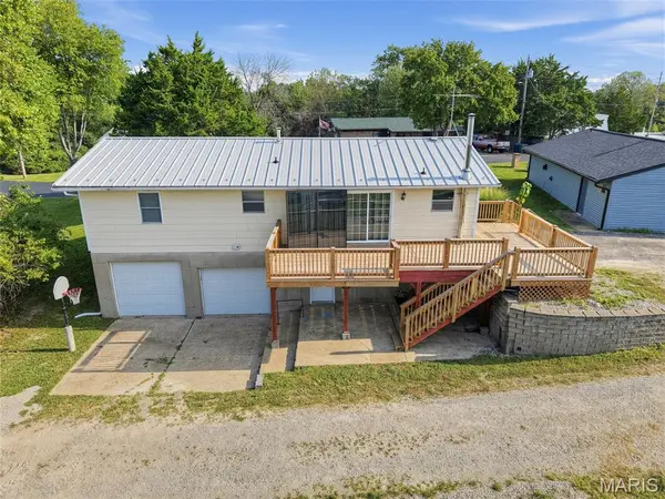 5904 Starlight DR, High Ridge, MO 63049