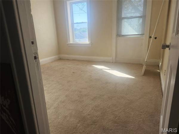 6074 Arsenal ST, St Louis, MO 63139