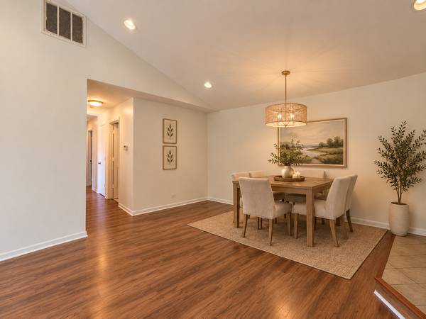 1228 Bradwell LN #C, Mundelein, IL 60060
