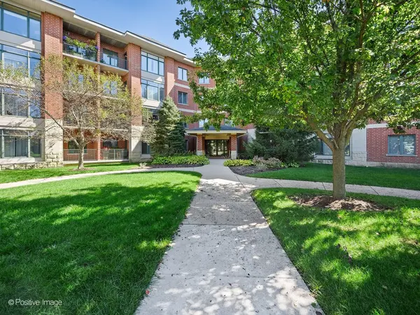 855 E 22nd ST #102, Lombard, IL 60148