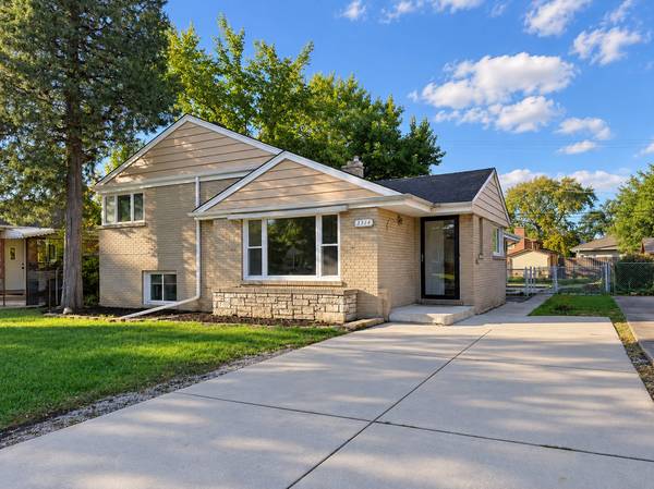 3814 W Sherwin AVE, Lincolnwood, IL 60712