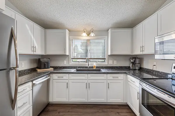 4239 1st ST NW, Rochester, MN 55901