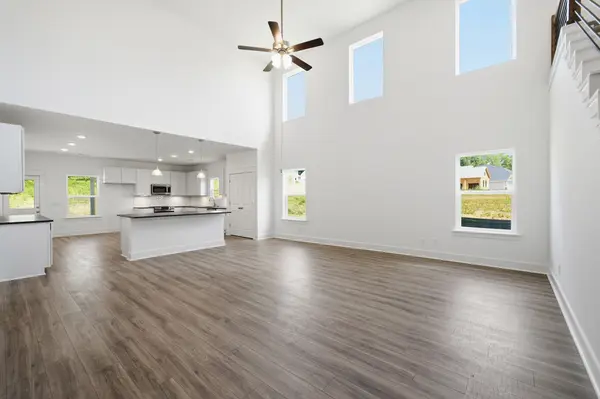 7270 Fairlawn Dr, Fairview, TN 37062