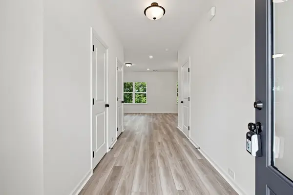 621 Nightengale Ridge Dr, Columbia, TN 38401