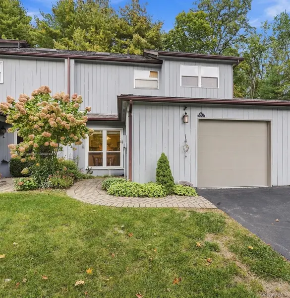 30 E Knoll, Rhinebeck, NY 12572