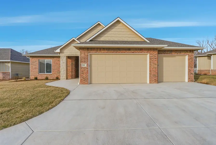 842 N Thornton Ct, Wichita, KS 67235