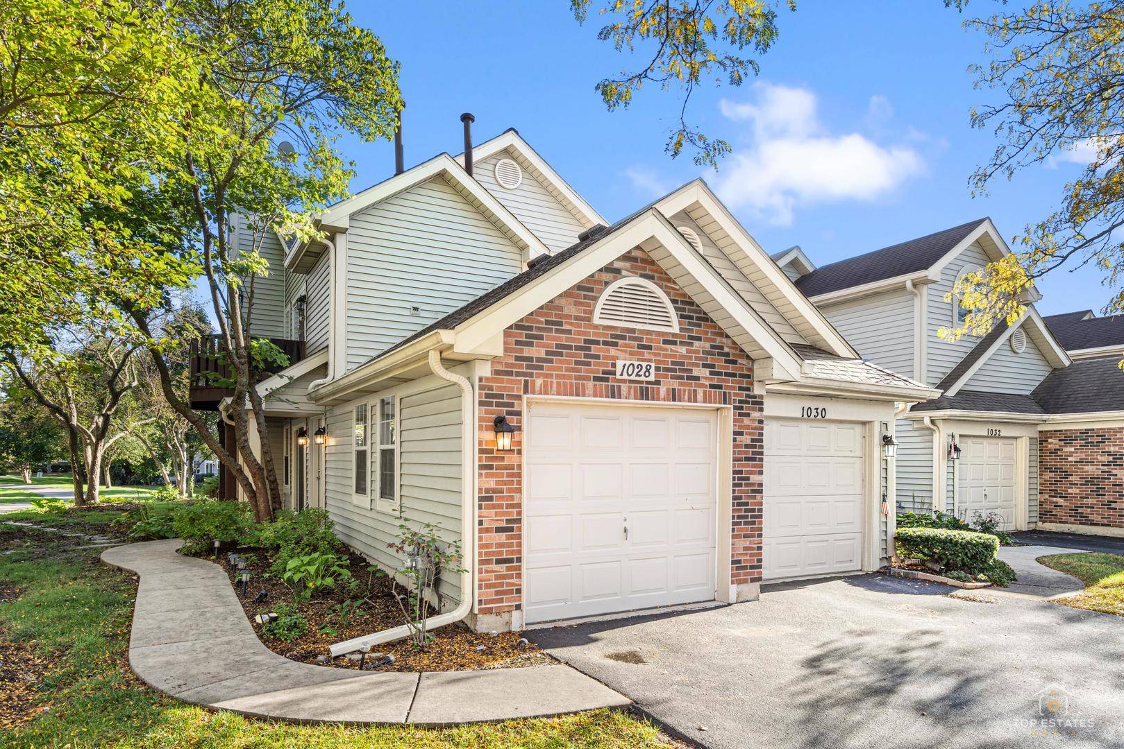1028 Rockport DR, Carol Stream, IL 60188