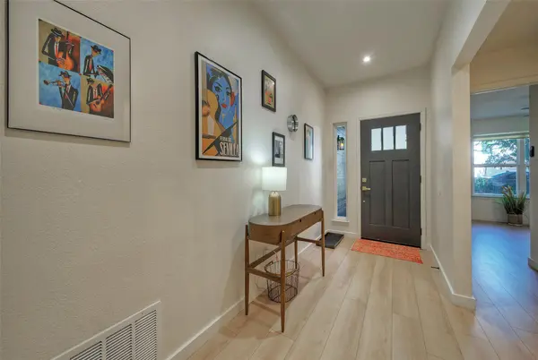 8406 Los Ranchos DR, Austin, TX 78749