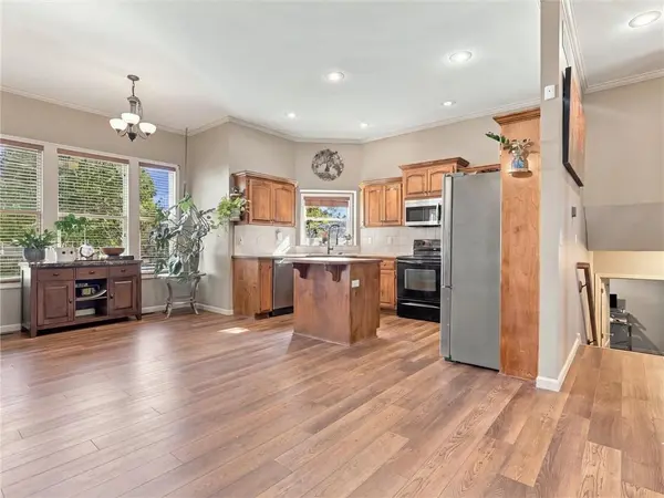 609 S Kisner CIR, Independence, MO 64056