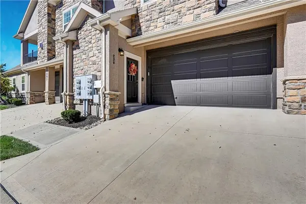 16001 Granada ST #230, Stilwell, KS 66085