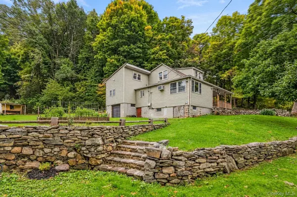 2 Iris RD, Cornwall, NY 12518