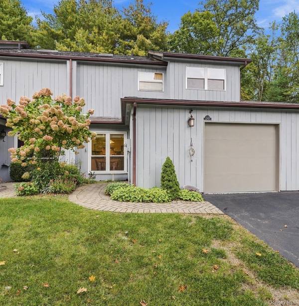 30 E Knoll, Rhinebeck, NY 12572