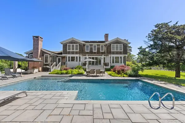 73 Beach LN, Westhampton Beach, NY 11978