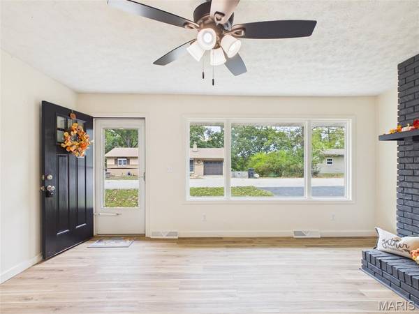 608 Sunset DR, Waynesville, MO 65583