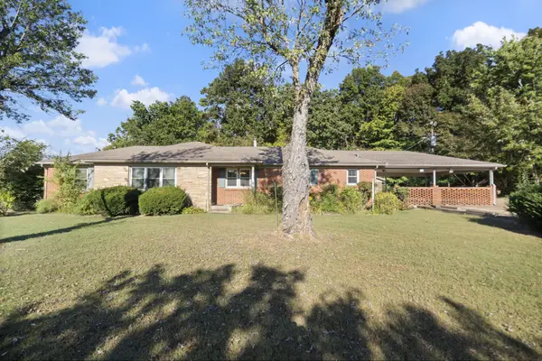 1429 Highway 100, Centerville, TN 37033