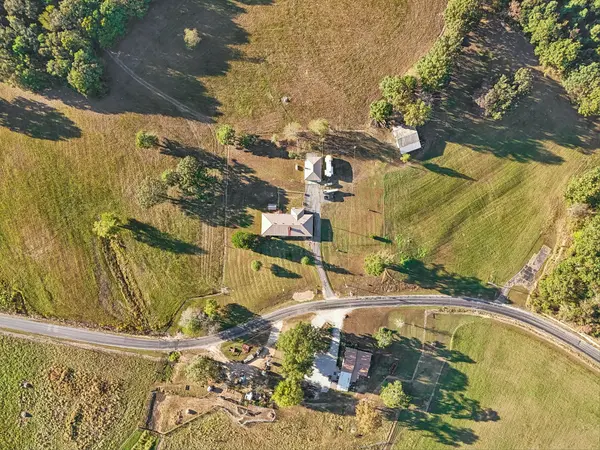 1116 Piney Rd, Cypress Inn, TN 38452