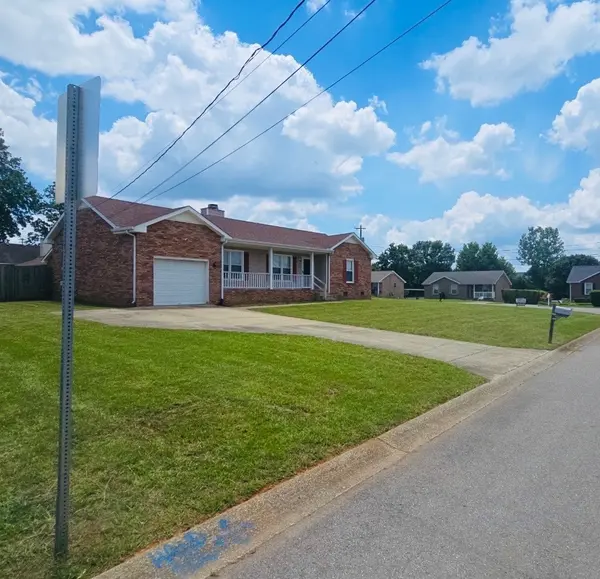 1000 Monica Dr, Clarksville, TN 37042