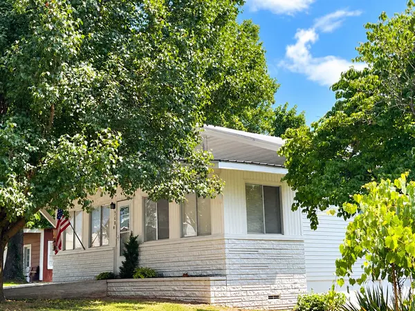 308 S Maple ST, Galena, MO 65656