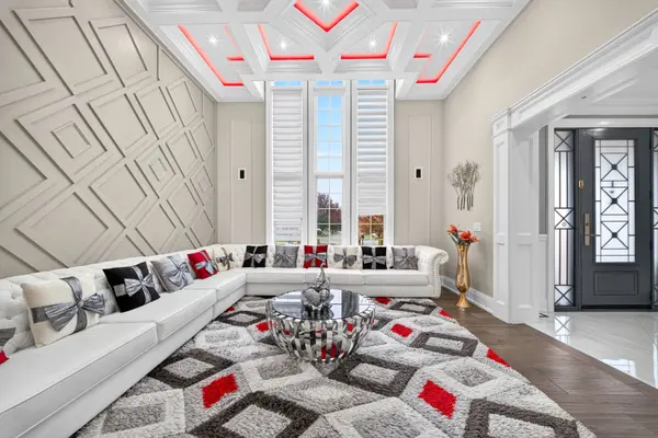 33 Young CT, Orangeville, ON L9W 0A8