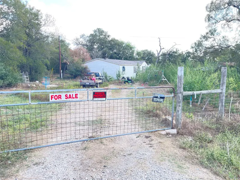 21906 Silvia DR, Elgin, TX 78621