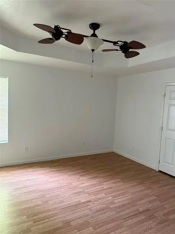 721 S Laurel Ave, Luling, TX 78648