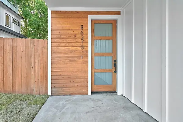 6210 Larch TER #B, Austin, TX 78741