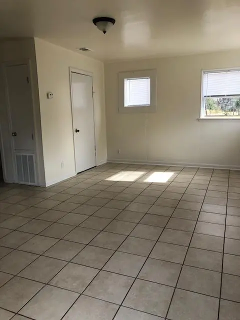734 Trinity ST, Lockhart, TX 78644