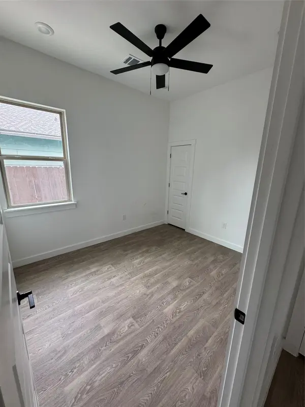 710 Bland ST, Taylor, TX 76574