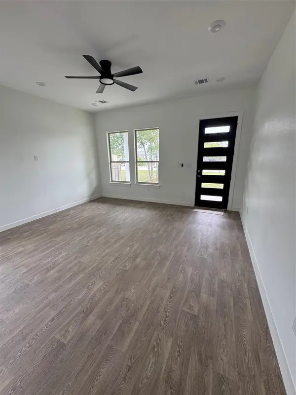 710 Bland ST, Taylor, TX 76574