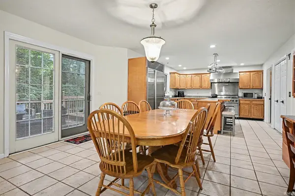 2166 Willow Creek DR, Mishawaka, IN 46545-8920