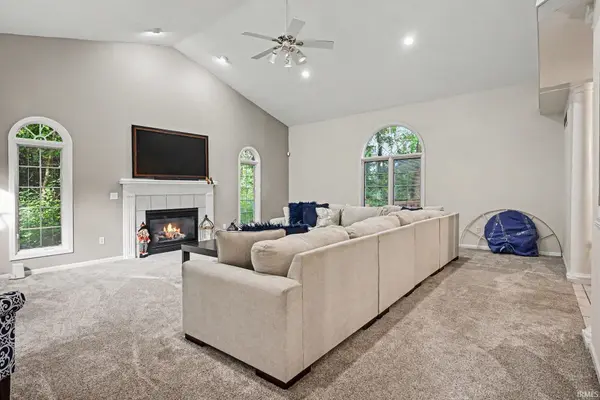 2166 Willow Creek DR, Mishawaka, IN 46545-8920